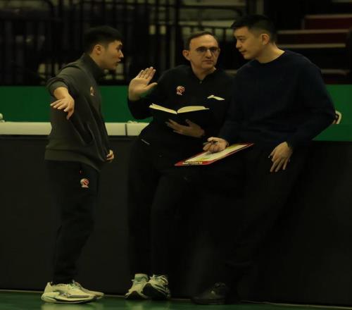 郑钦文面对,强敌,岁新星全胜,星空,XingKong,星空官网,星空体育官网,星空体育下载,星空APP